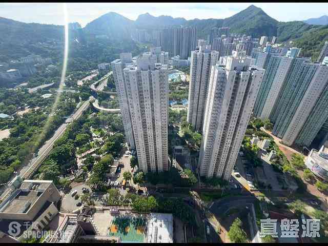 Hang Hau - Nan Fung Plaza 05