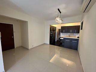 Mid Levels Central - Elegant Terrace Block 2 02