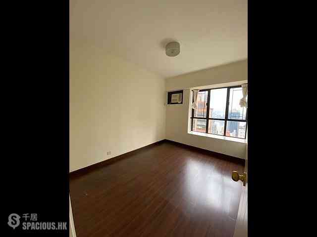 Mid Levels Central - Elegant Terrace Block 2 06