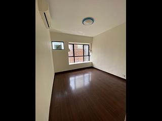Mid Levels Central - Elegant Terrace Block 2 08