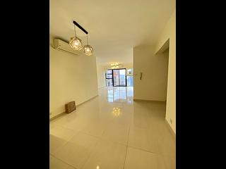 Mid Levels Central - Elegant Terrace Block 2 13