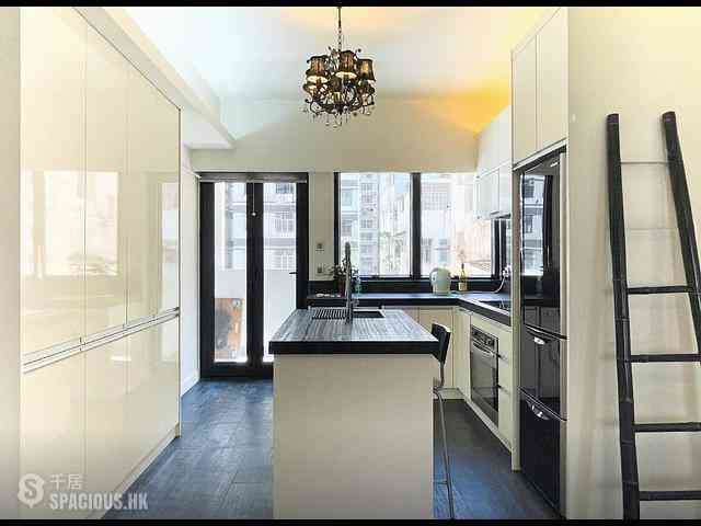 Wan Chai - Wai Cheong Building 03