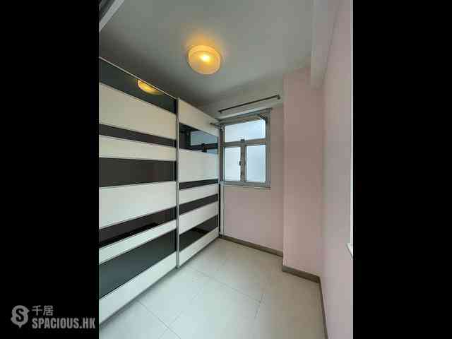 Sai Ying Pun - King Ming Mansion 03