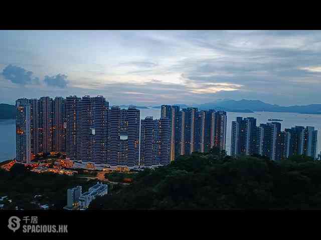 Pok Fu Lam - Pokfulam Gardens Block 6 01