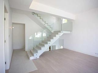 Chung Hom Kok - Magnolia (The Crown Villas) 05