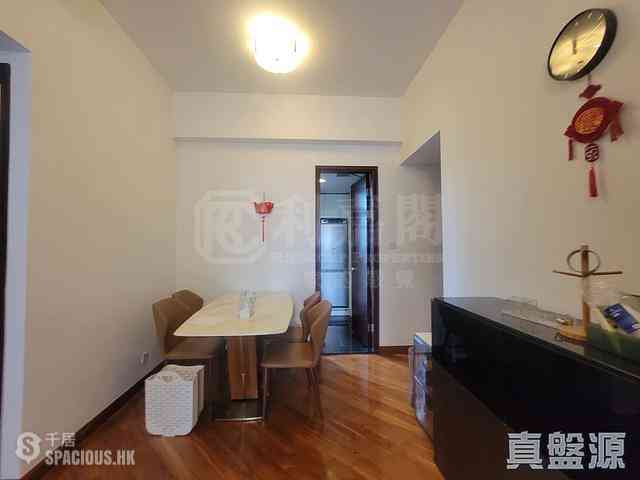 Tai Kok Tsui - The Hermitage Block 7 03