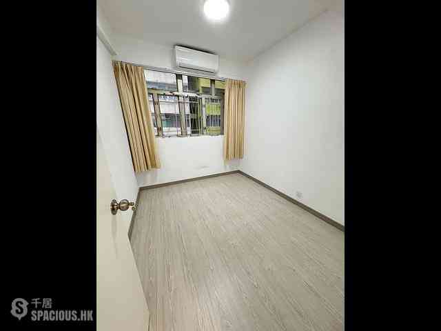 Mong Kok - Kwong Yuen Building 02