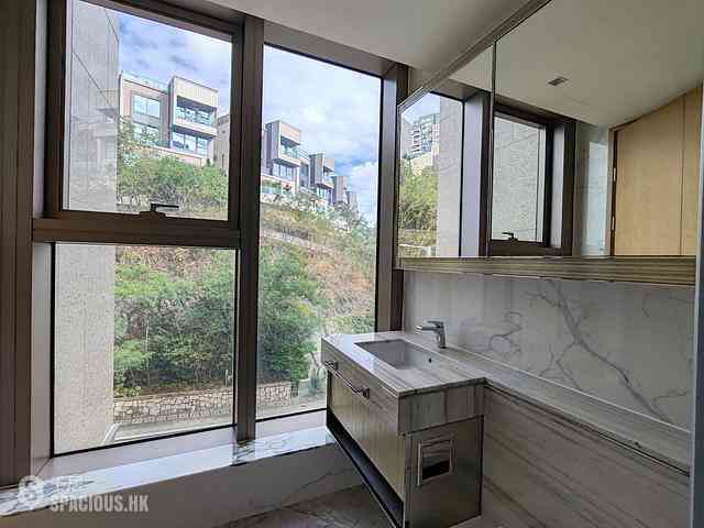 Sha Tin - Mount Regalia 10
