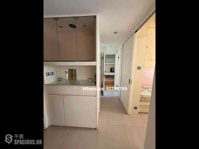 Sai Ying Pun - 224 Queen's Road West 06