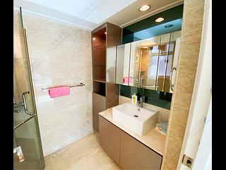 West Kowloon - The Waterfront Phase 2 Block 7 05