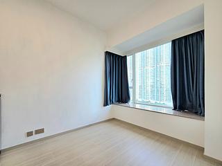 Tung Chung - Coastal Skyline Phase 4 Le Bleu Deux 12