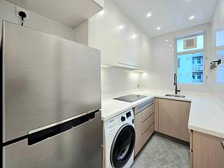 Tung Chung - Coastal Skyline Phase 4 Le Bleu Deux 15