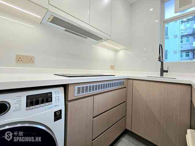 Tung Chung - Coastal Skyline Phase 4 Le Bleu Deux 17