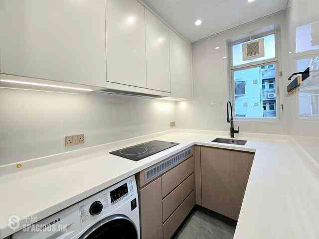 Tung Chung - Coastal Skyline Phase 4 Le Bleu Deux 18