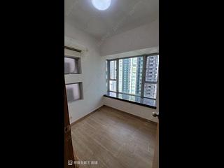 Tai Kok Tsui - Metro Harbour View Phase 1 Block 4 05
