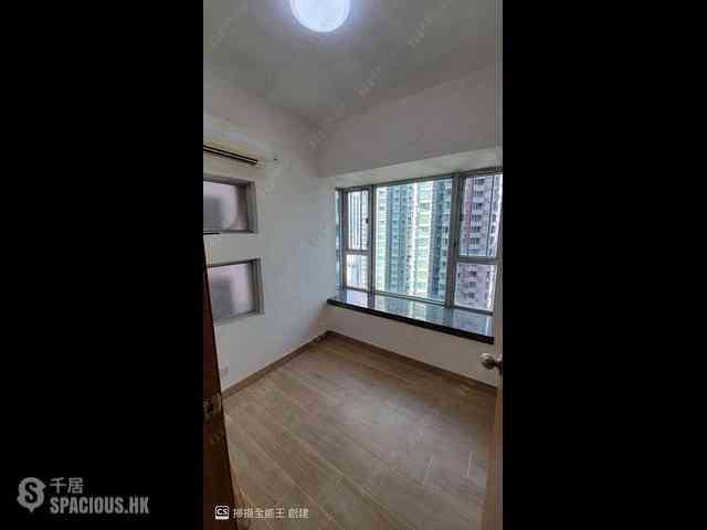 Tai Kok Tsui - Metro Harbour View Phase 1 Block 4 05