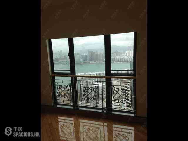 Fortress Hill - Le Sommet Block 1 01