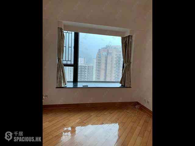 Fortress Hill - Le Sommet Block 1 04