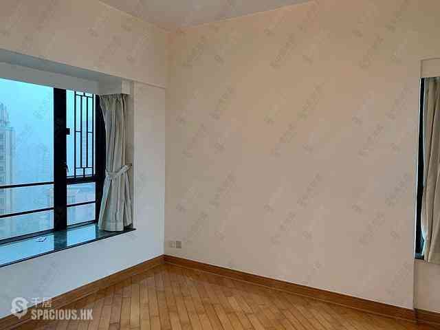 Fortress Hill - Le Sommet Block 1 06