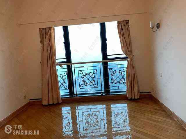 Fortress Hill - Le Sommet Block 1 08