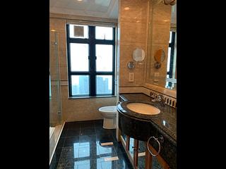 Fortress Hill - Le Sommet Block 1 10