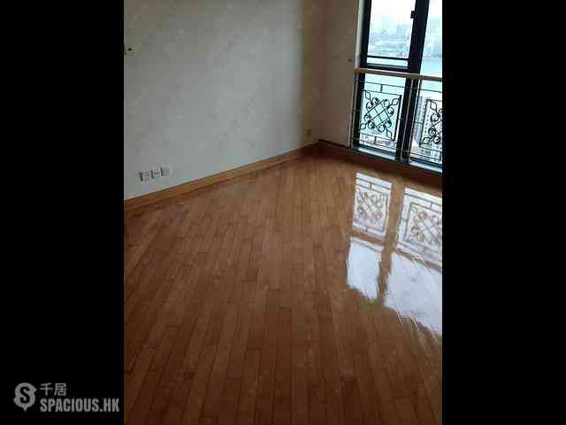 Fortress Hill - Le Sommet Block 1 20