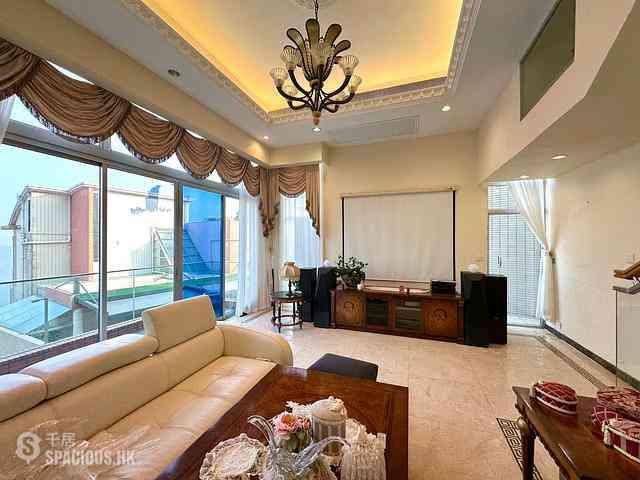 The Peak - Sunshine Villa 01