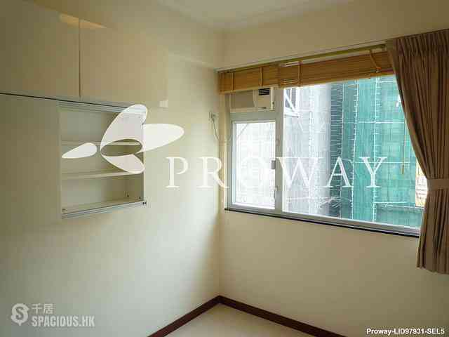 Wan Chai - Wai Lun Building 06