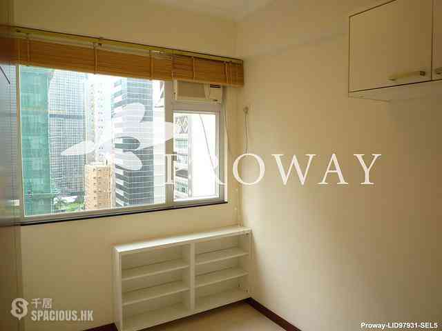 Wan Chai - Wai Lun Building 08