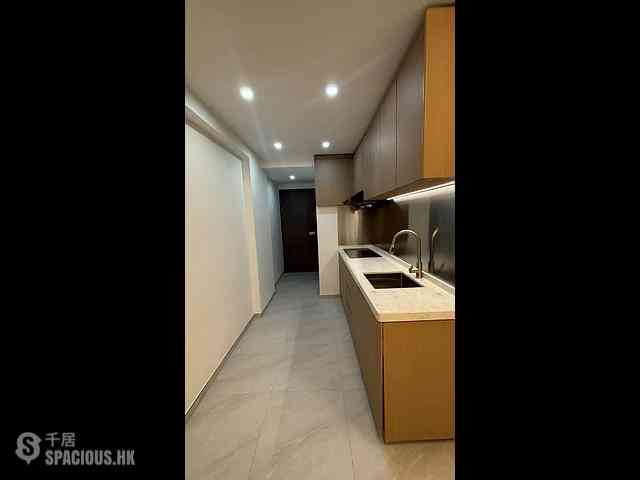 Wan Chai - Kwong Wah Building 07