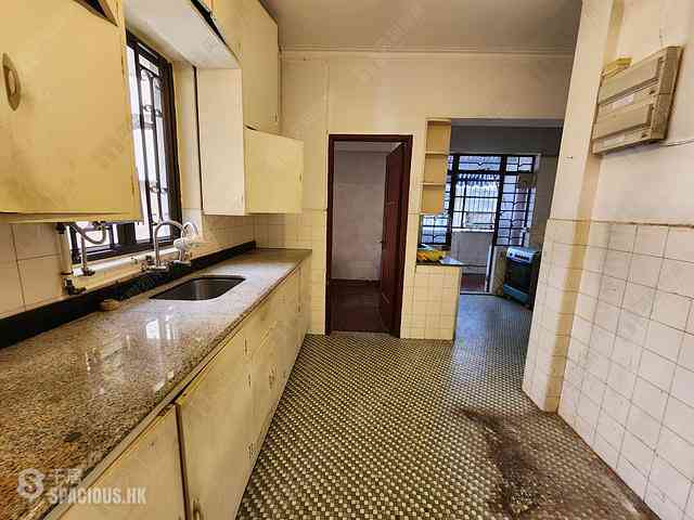 Happy Valley - 11-15, Briar Avenue 07