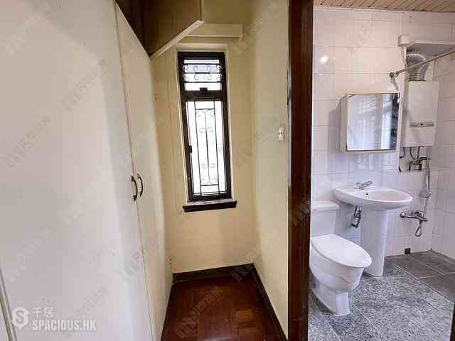 Happy Valley - 11-15, Briar Avenue 13