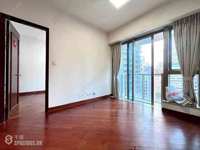 Wan Chai - The Avenue Phase 1 Block 5 02