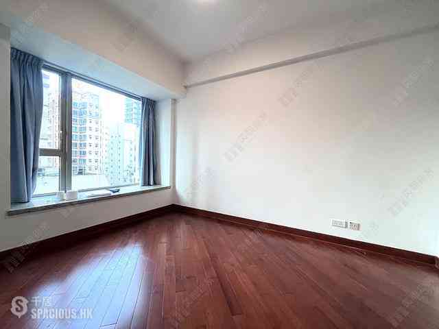 Wan Chai - The Avenue Phase 1 Block 5 05