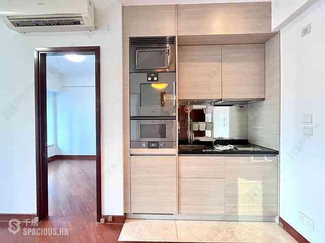 Wan Chai - The Avenue Phase 1 Block 5 07