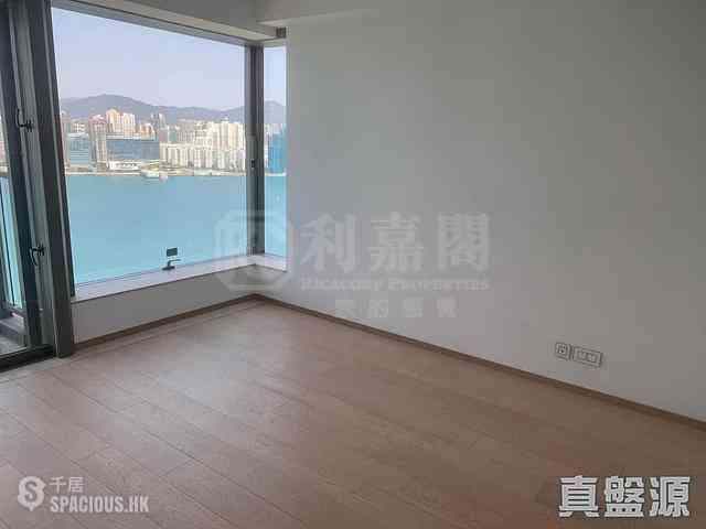 Fortress Hill - Harbour Glory Block 8 06