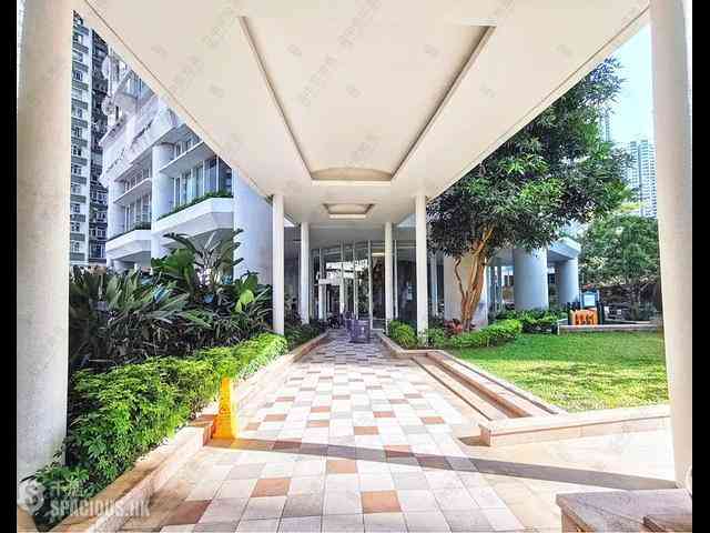 Quarry Bay - The Orchards Block 1 01