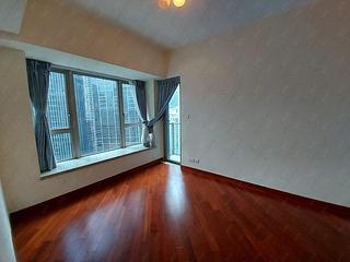 Wan Chai - The Avenue Phase 1 Block 5 03