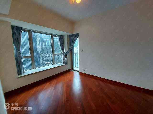 Wan Chai - The Avenue Phase 1 Block 5 03