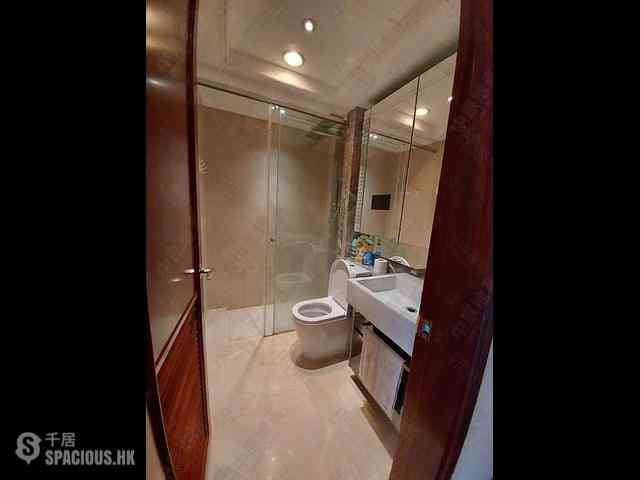 Wan Chai - The Avenue Phase 1 Block 5 07