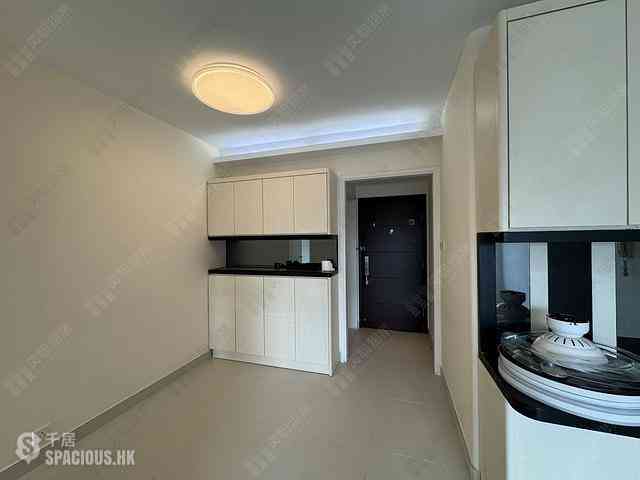 Tsuen Wan - Discovery Park Phase 1 Block 4 03