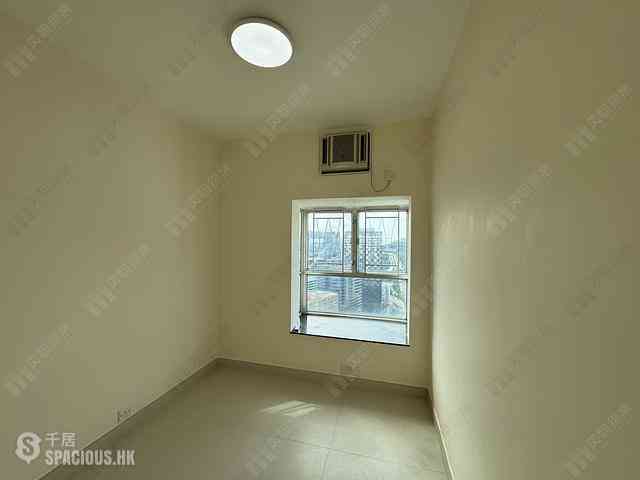 Tsuen Wan - Discovery Park Phase 1 Block 4 07