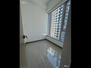Tai Kok Tsui - L・Living 23 02