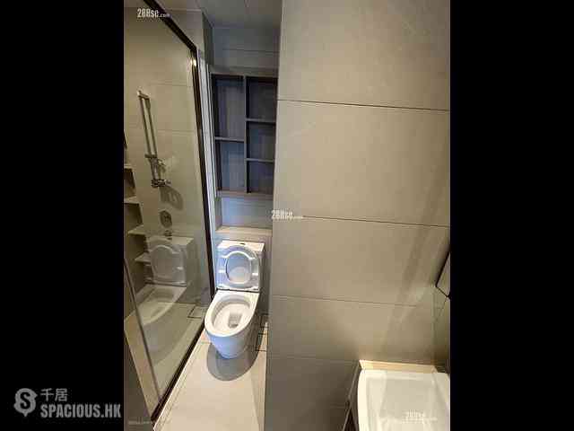 Tai Kok Tsui - L・Living 23 03
