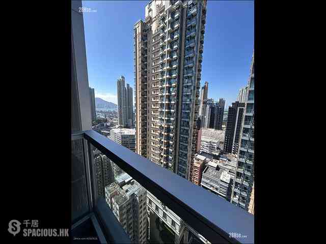 Tai Kok Tsui - L・Living 23 04