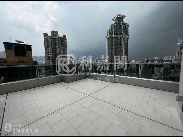 Tai Kok Tsui - L・Living 23 05