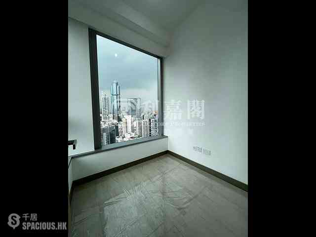 Tai Kok Tsui - L・Living 23 06