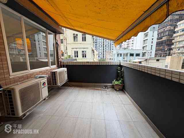 Sheung Wan - Wah Koon Building 01