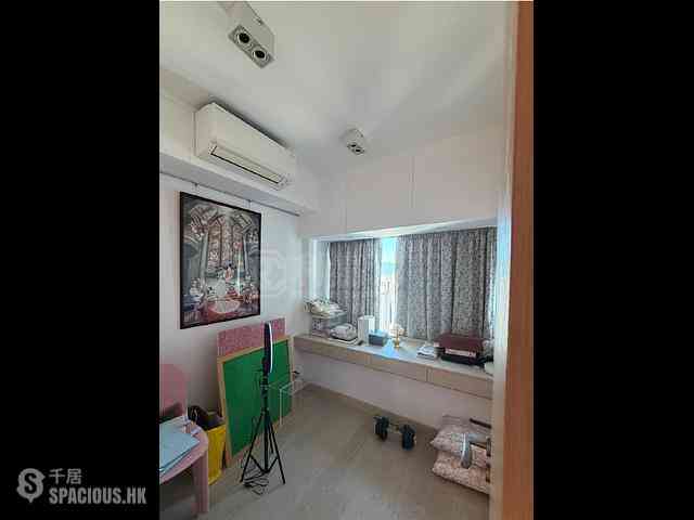 West Kowloon - Sorrento Phase 1 Block 3 06