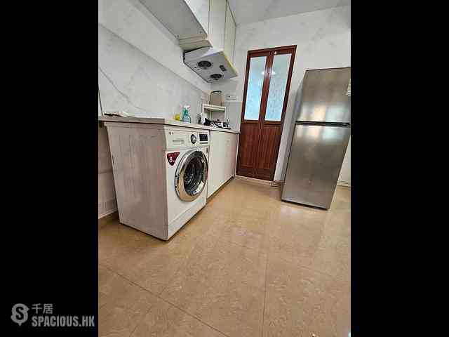 Sai Ying Pun - Wing Lee Building 09